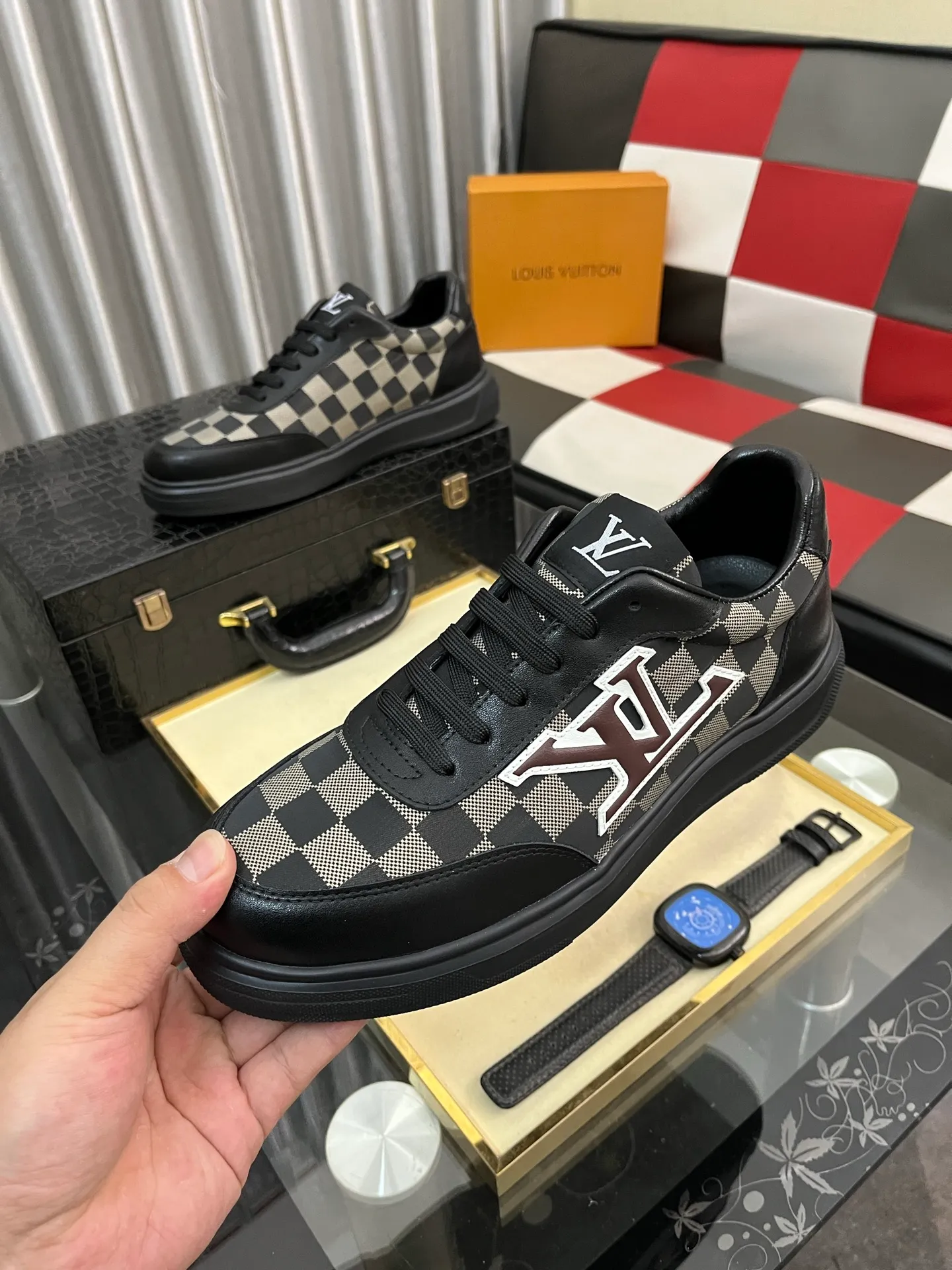 Men's shoes 💰400⌚️⌚️【LOUIS VUITTON】Same style as Louis Vuitton* official website 🚹Men's high-top casual shoes❤️Same style as popular celebrities and big names ~ Best-selling at home and abroad Lv focuses on the checkerboard series...Imported first-layer cowhide with special fabrics➕Full sheep leather lining➕Brand-specific hollow outsole💎Number: 38-443️⃣Colors available